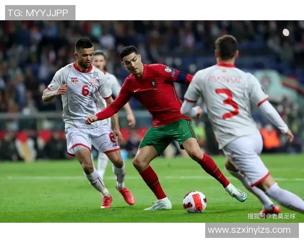 小宇与足球明星共赴绿茵场展开激情对决展现足球魅力与友谊的完美结合 小宇与足球明星共赴绿茵场展开激情对决展现足球魅力与友谊的完美结合