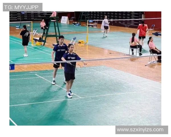 深圳羽毛球队实力揭秘：羽毛球巨献背后的训练与荣耀